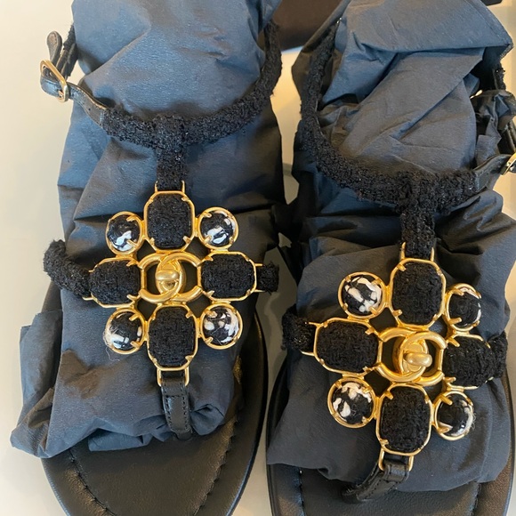 Chanel Thong Sandals sz38 NEW - Picture 10 of 11